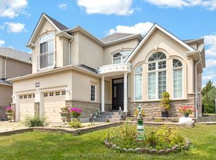 22 Queensborough Ct, Richmond Hill, ON L4E 4E4