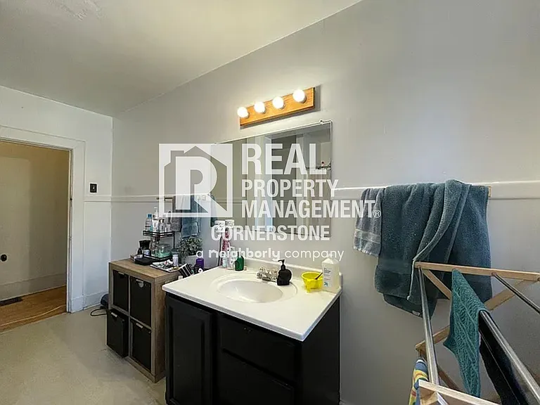 808 W Kalamazoo Ave — Photo 19