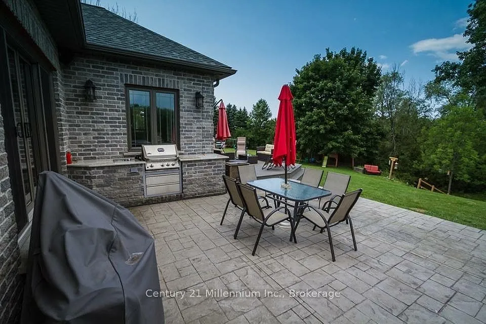 5 bed, $2,900 — Photo 3