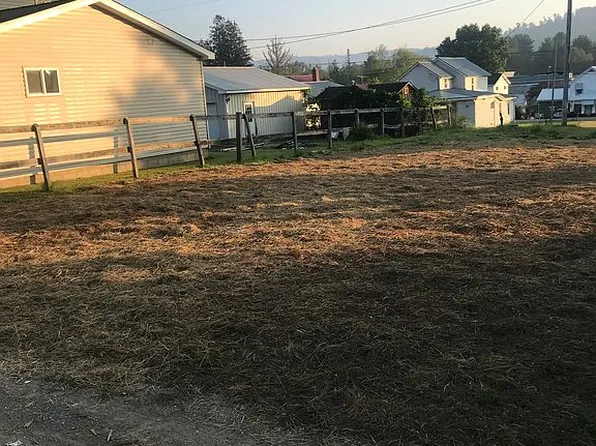 63 2nd Mill St N, Sheffield, PA 16347