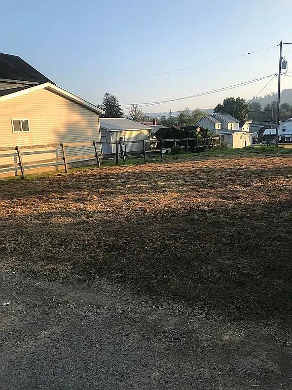 63 2nd Mill St N photo 1