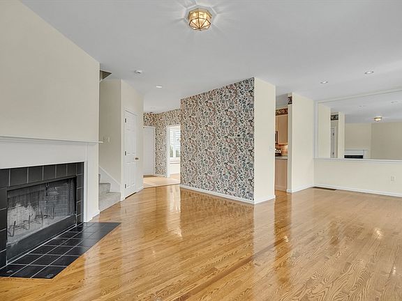4th image of 289 Bishops Forest Dr #289