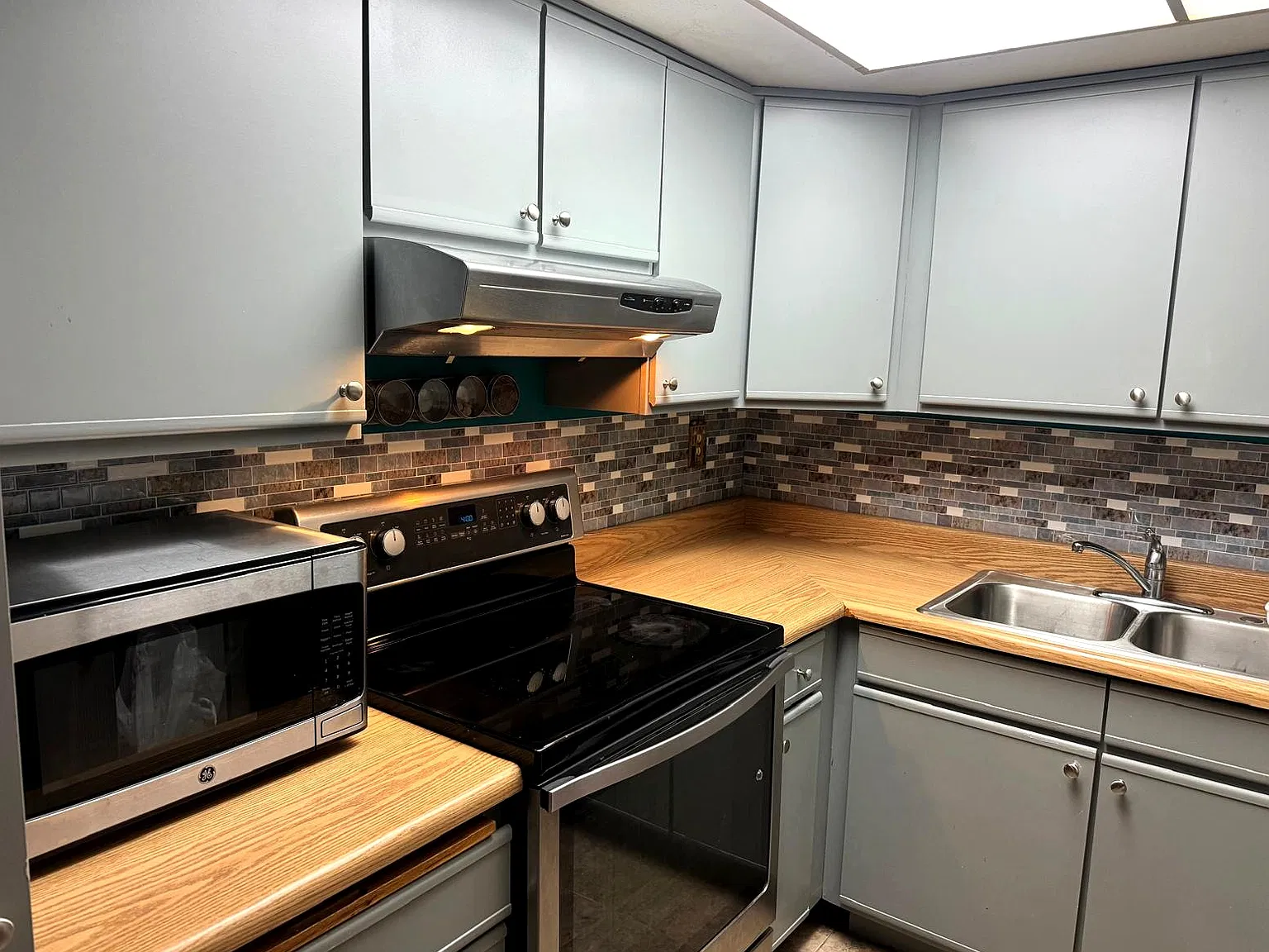 2 bed, 1200 sqft, $2,400 — Photo 3
