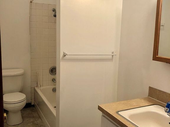 4th image of 407 SE 27th Ave #9659612
