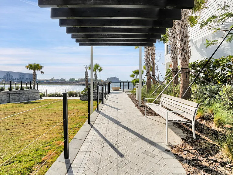 5351 Bridge St — Photo 40