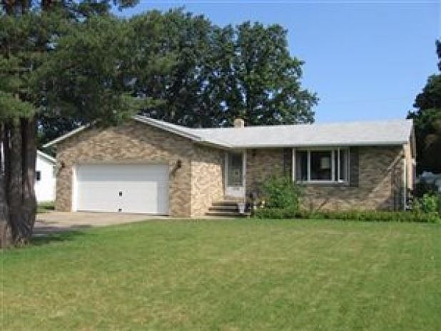 1st image of 1320 Laura Dr