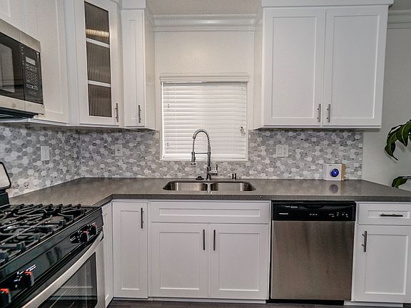 4th image of 7207 S La Cienega Blvd #7209