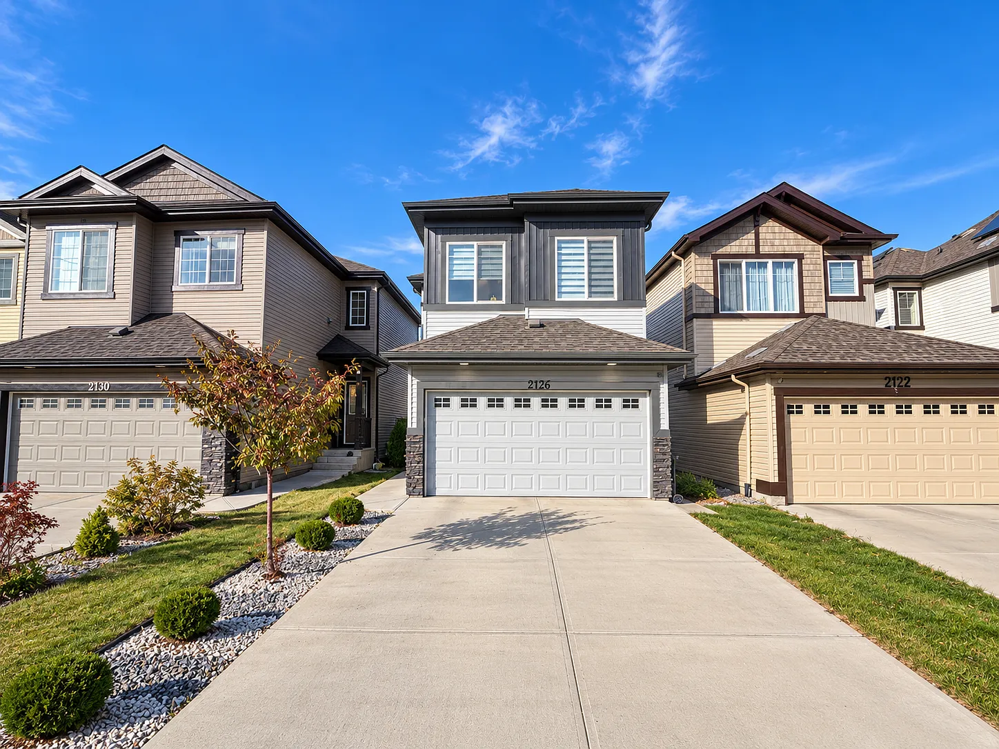 Laurel 3 Bed 2.5 Bath Home For Rent Edmonton — Photo 1