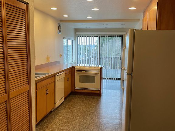 4th image of 6206 1st Ave NE #6206
