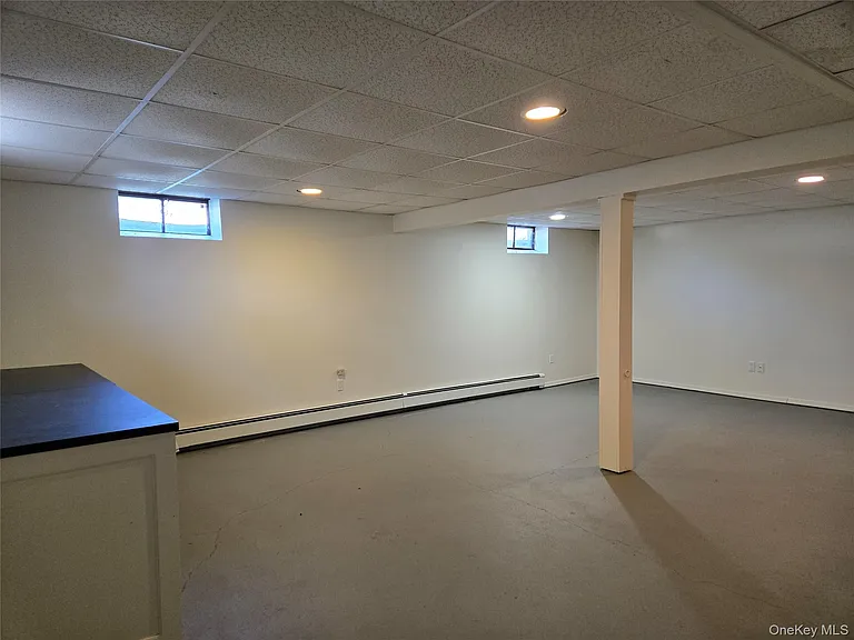 2758 N Cedar Ave — Photo 22