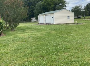 31 Howell Dr, Fayetteville, TN 37334