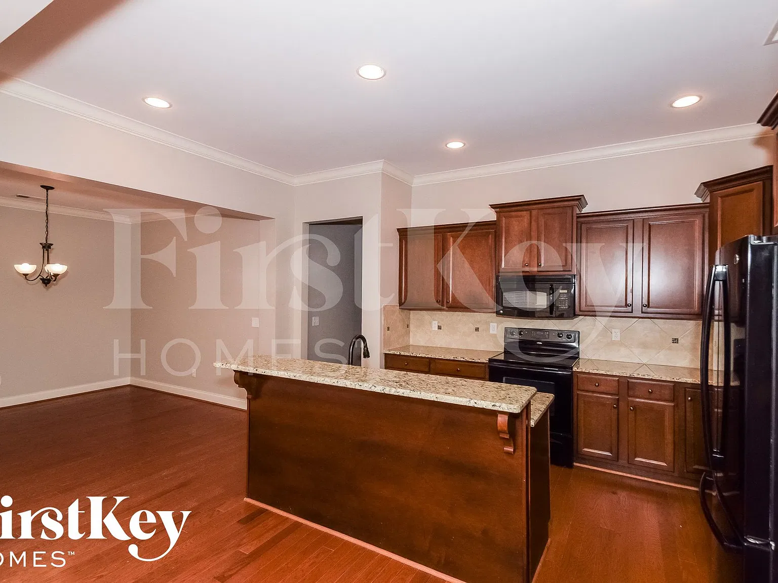 3 bed, 2.0 bath, 1952 sqft, $2,140 — Photo 4