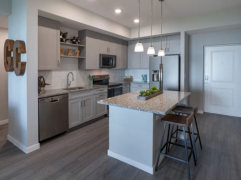 4910 Silver Gate Ln — Photo 14
