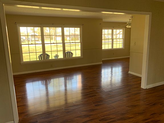 Front living /dining