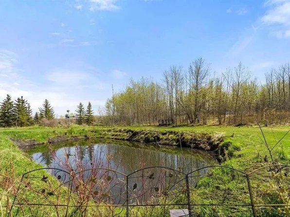276 E Pine Cv, Camrose County, AB T0B 1M0