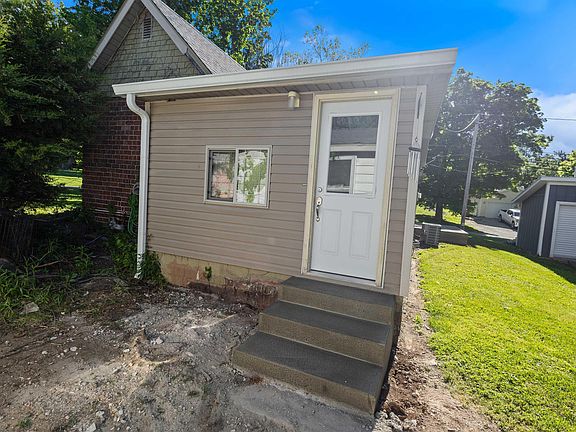4th image of 414 Dewey St