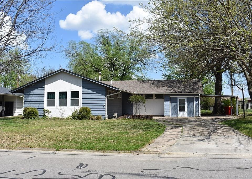 1st image of 707 Normal St