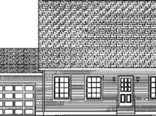 4 Sunrise Dr, Hallowell, ME 04347