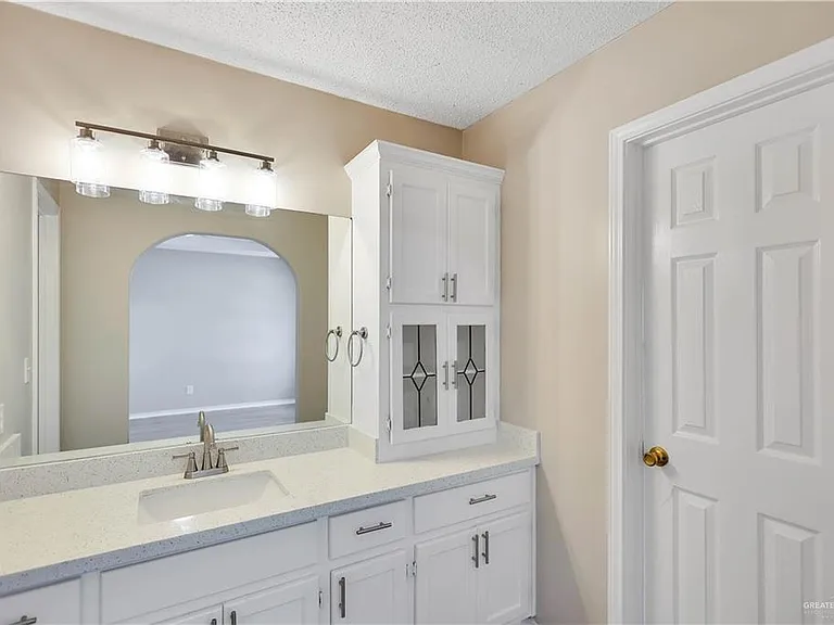 3209 Black Oak Ln — Photo 13