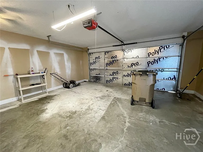 119 Mustang Dr — Photo 47