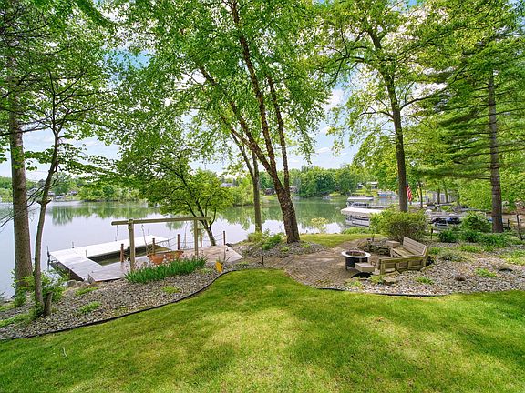 3rd image of 11901 Killarny Cir
