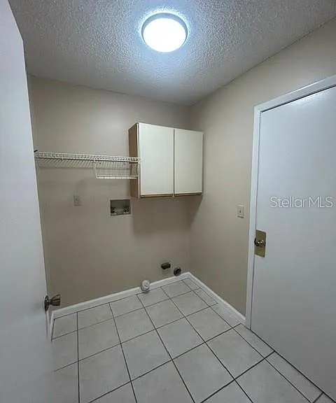 563 Holbrook Cir — Photo 15