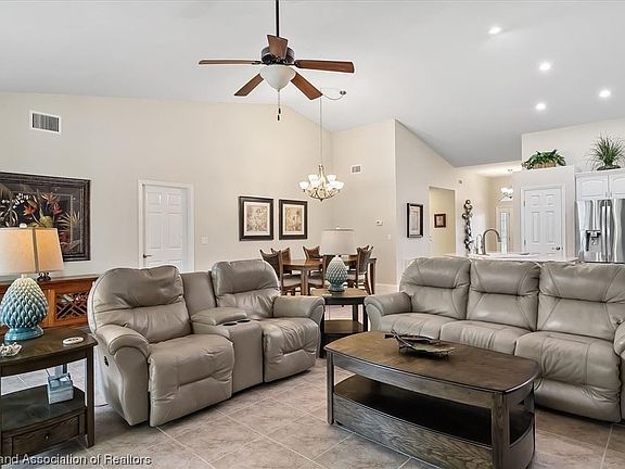 3rd image of 5512 Castania Dr