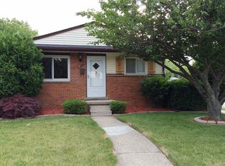 29101 Taylor St, Saint Clair Shores, MI