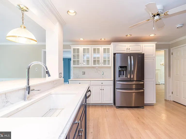 38 Chestnut Valley Dr — Photo 3