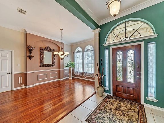 2nd image of 1616 Harper Ln