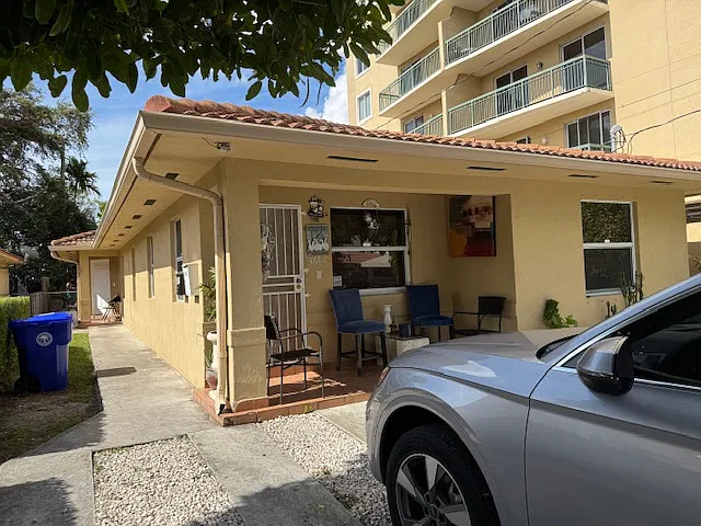 2 bed, 800 sqft, $2,850 — Photo 1
