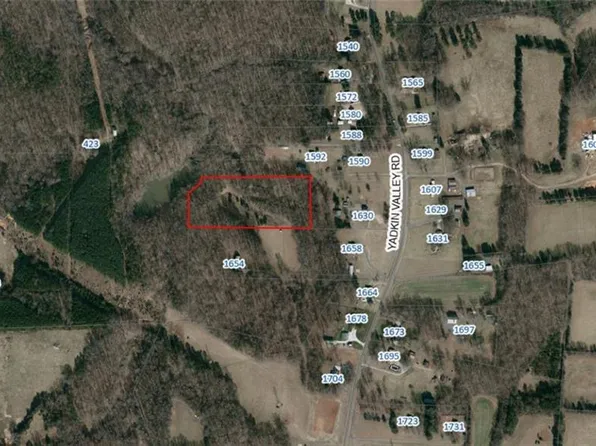 1 Yadkin Valley Rd, Advance, NC 27006