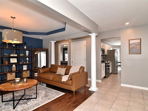 5th image of 1342 Woodmere Dr