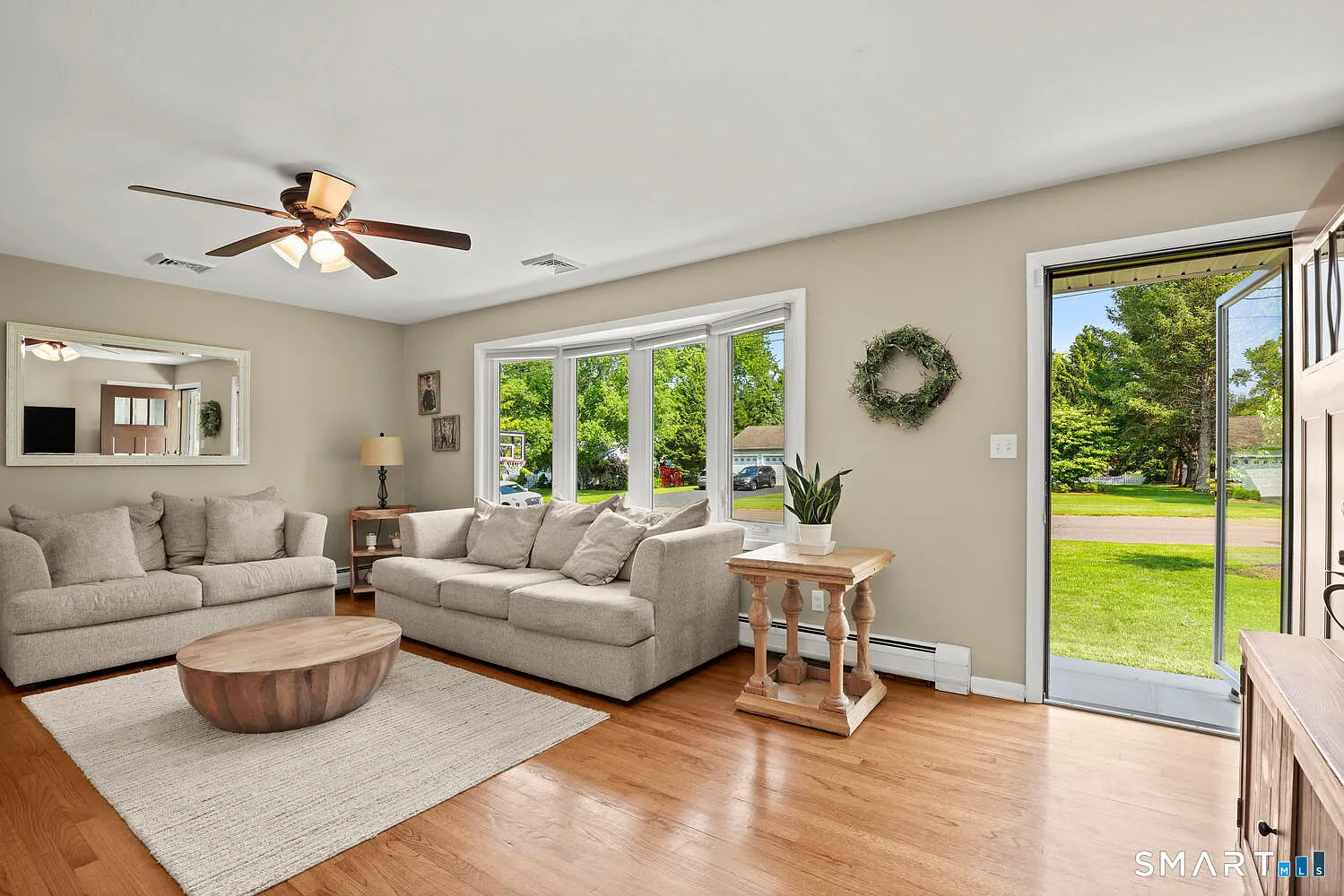 3 bed, 2.0 bath, 1200 sqft, $4,000 — Photo 3