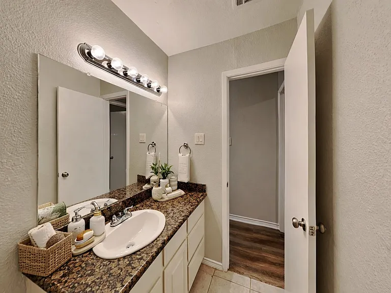 4108 Selene Dr — Photo 9