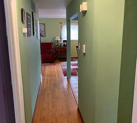 4th image of 311 Crest Ave