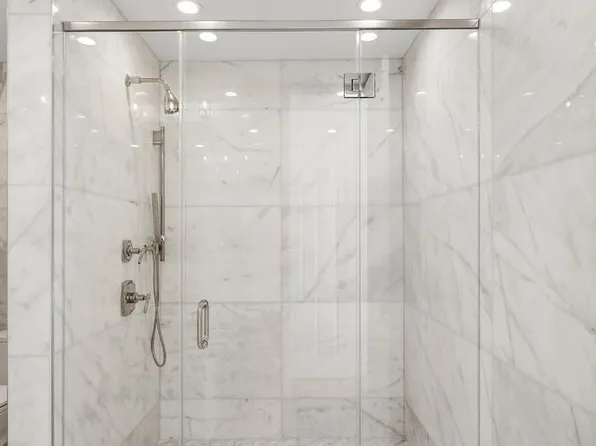 222 East 61st Street image 13 of 27