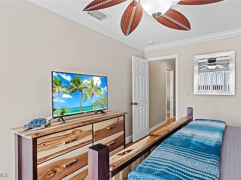 252 Bayshore Dr — Photo 14