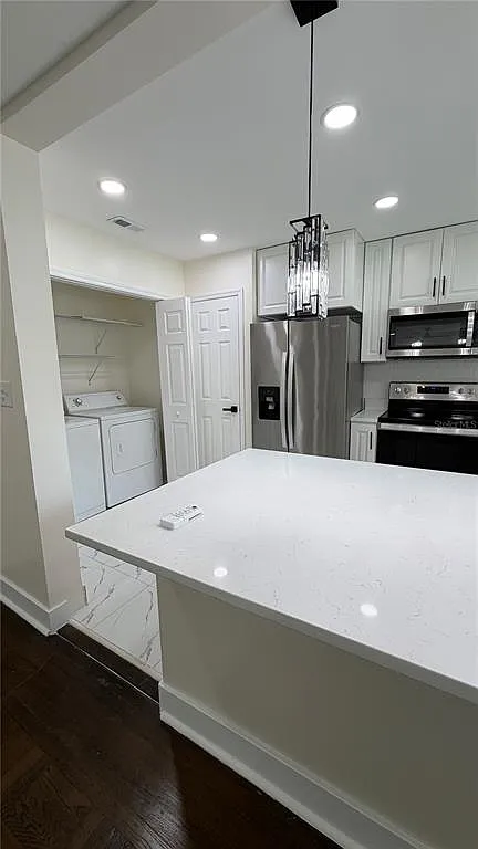 2 bed, 1.0 bath, 940 sqft, $2,300 — Photo 4