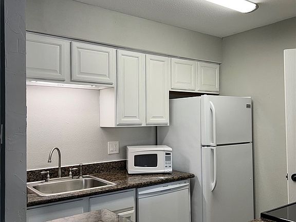 5th image of 904 University Oaks Blvd APT 17