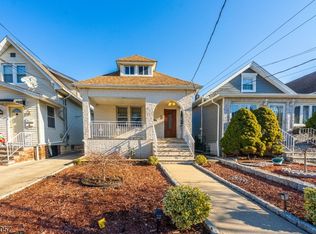 21 Bellevue St, Elizabeth City, NJ 07202