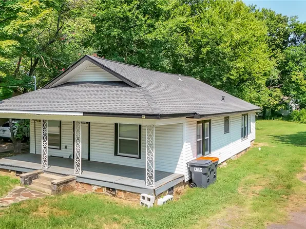 900 N Detroit Ave, Russellville, AR 72801