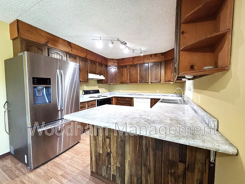 4 bed, 2.5 bath, 1846 sqft, $2,600 — Photo 4