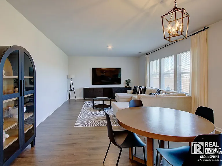 214 Honey Horn Dr — Photo 12