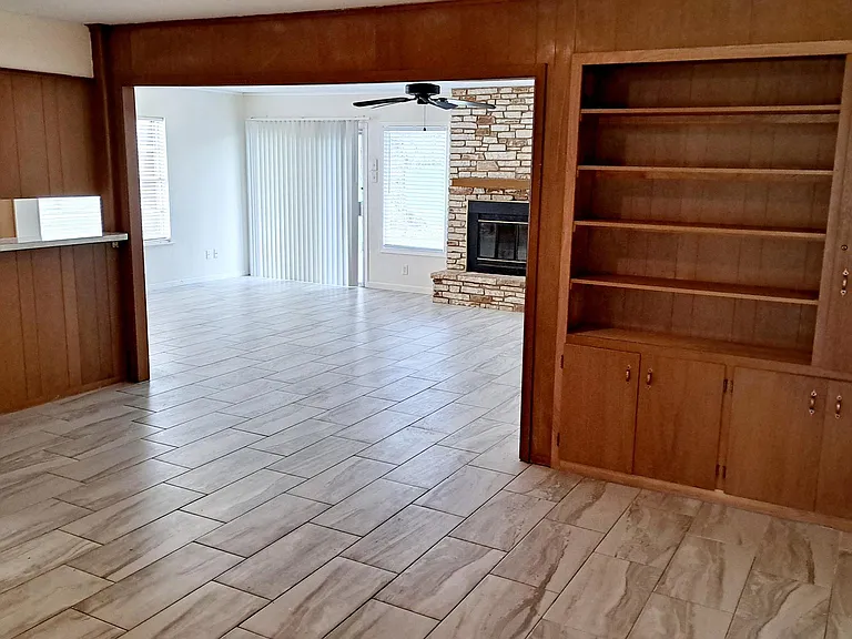 10215 Dreamland Dr — Photo 6