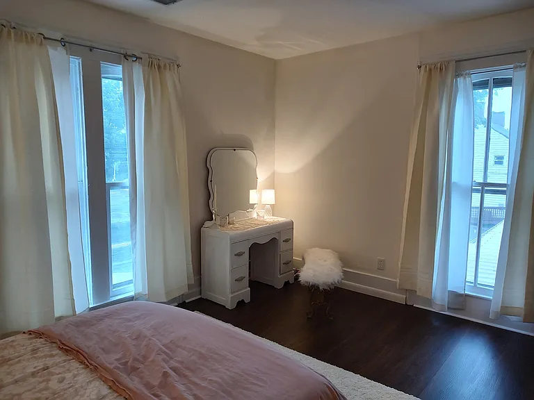 204 Lexington St #4 — Photo 7