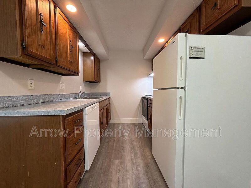 1st image of 3341 Holdrege St #6