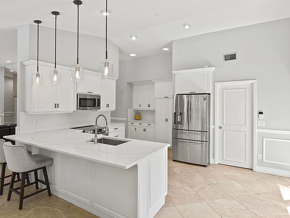 5th image of 2659 NW 26th Circle