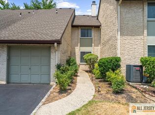 73 Tennyson Dr, Plainsboro, NJ 08536