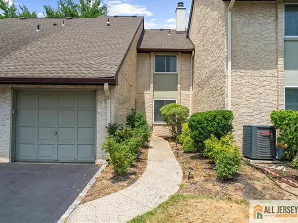 73 Tennyson Dr, Plainsboro, NJ 08536